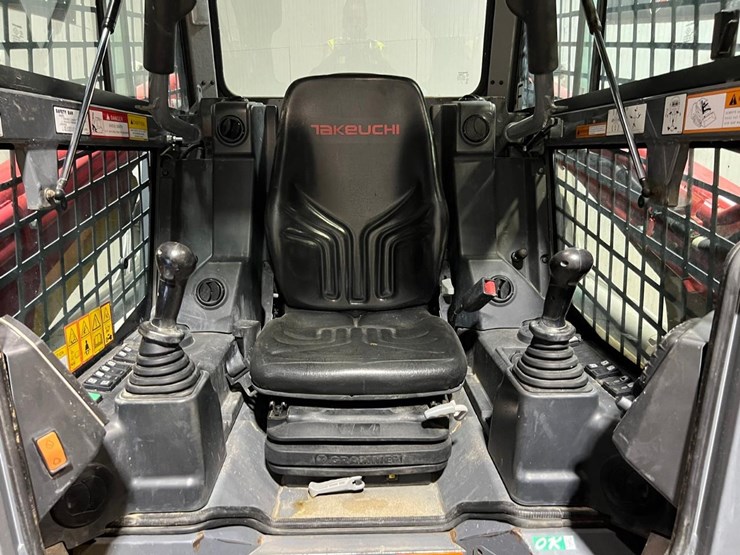 2023-takeuchi-tl12r2-image-22