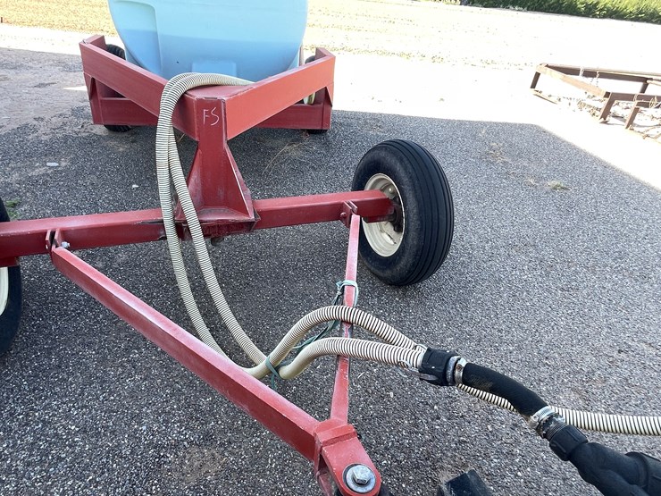 #9020-•-custom-4-row-liquid-fertilizer-applicator-w/pup-tank-image-43