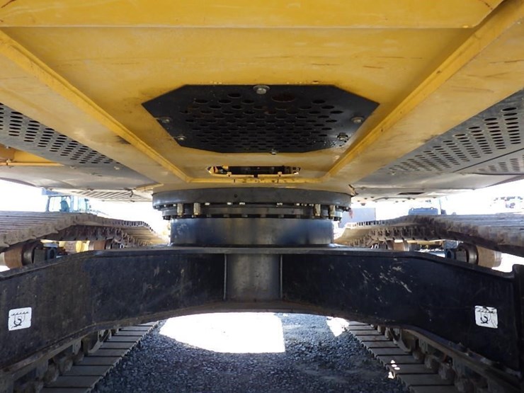 2016-deere-300g-lc-image-43