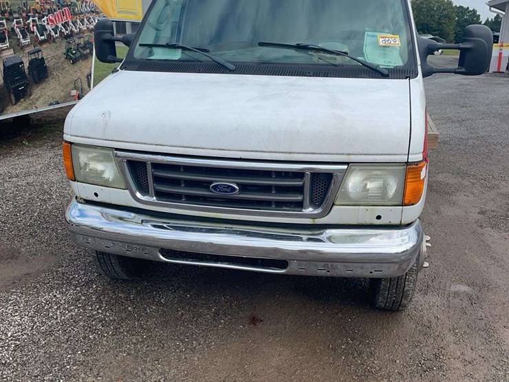 2007-ford-e450-image-5