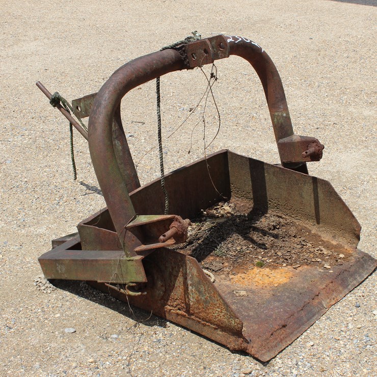 #975 • 3 PTH DIRT BUCKET