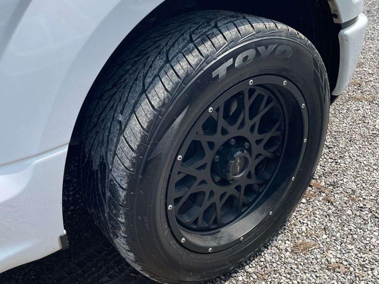 2020-ford-f150-xl-image-18