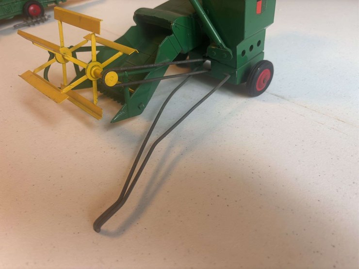 (2)-1/16-oliver-baler-and-combine-slik-image-13