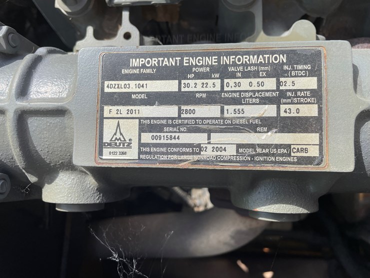 2019-dynapac-cc122-image-12