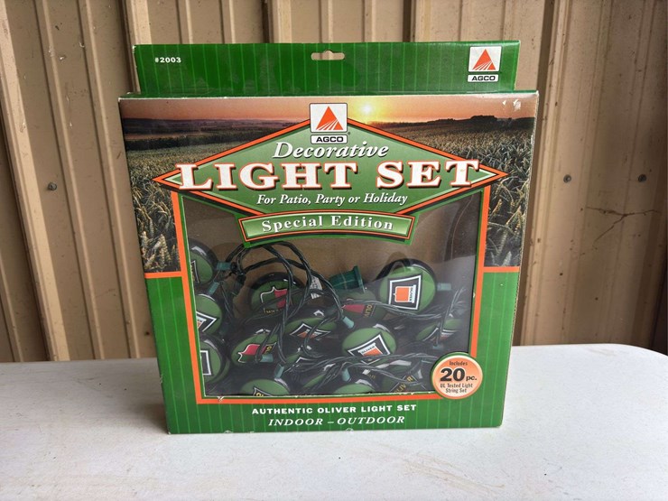 oliver-lights,-sign,-and-mini-wagon-image-2