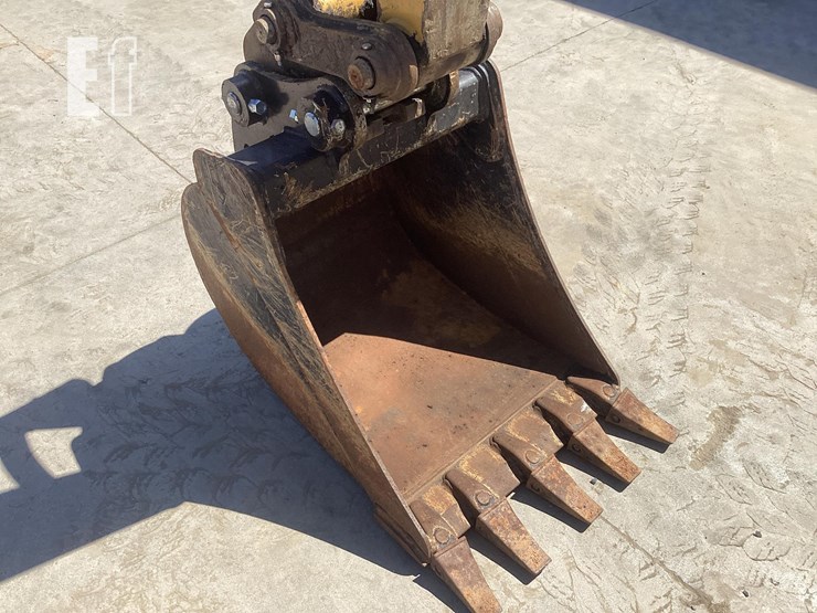 2019-caterpillar-305-image-11