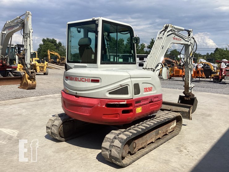2018-takeuchi-tb260-image-4