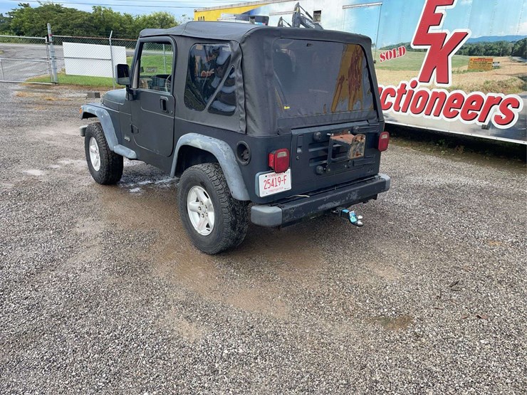 1998-jeep-wrangler-image-10