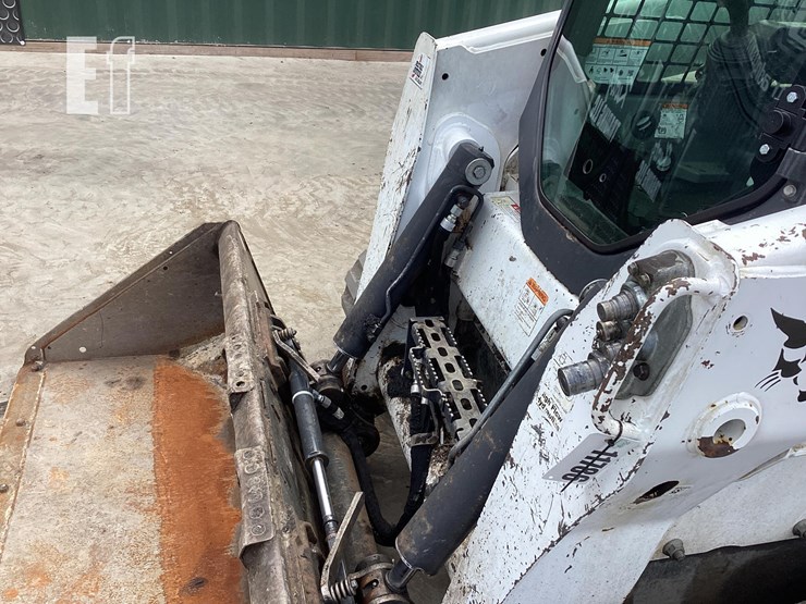 2017-bobcat-t870-image-10