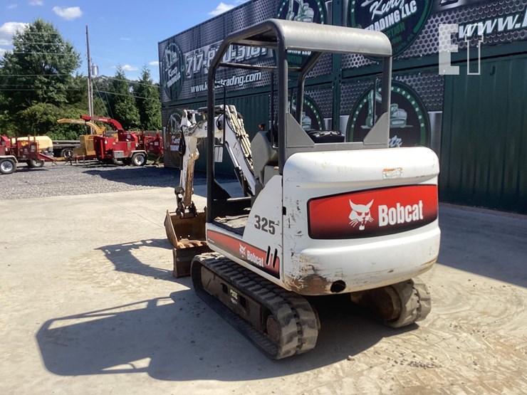 2011-bobcat-325g-image-2