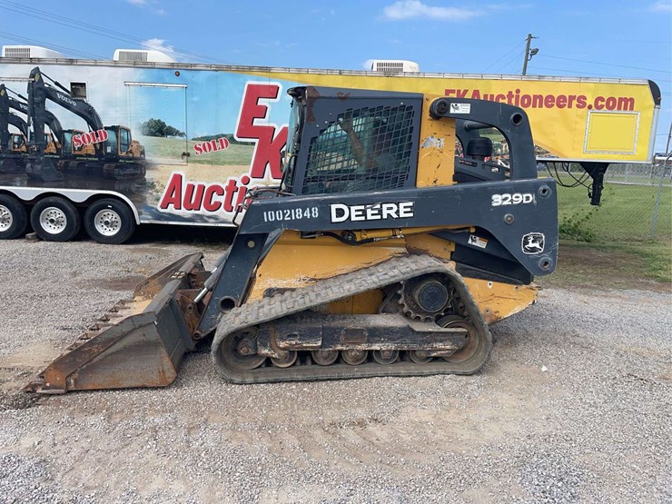 2012-john-deere-329d-image-2