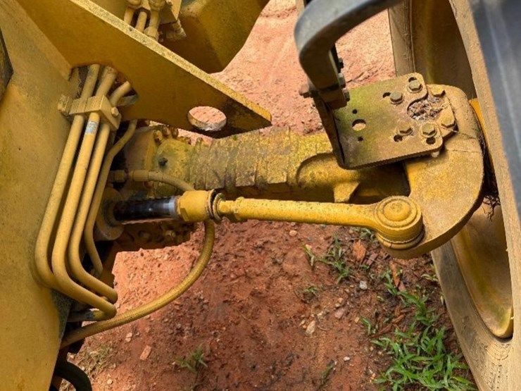 caterpillar-th62-image-12