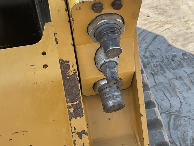 2016-caterpillar-259d-image-13
