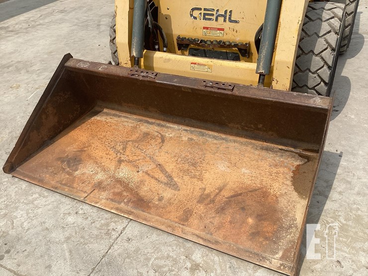 2012-gehl-v270-image-9