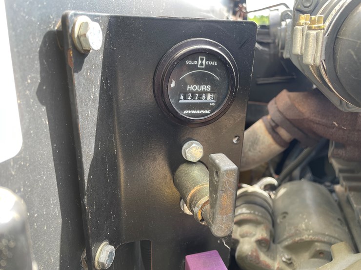 2019-dynapac-cc122-image-13