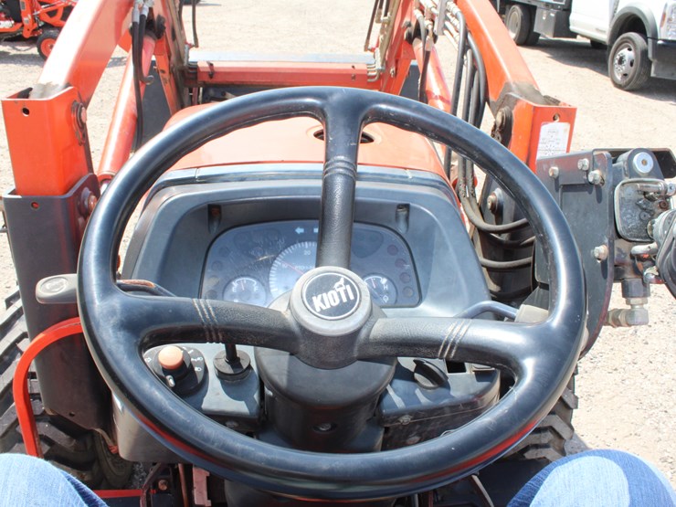 #2409-•-kiotti-ds4110-tractor-with-front-end-loader-image-6