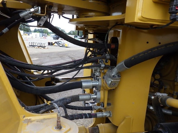 2022-caterpillar-980-image-25