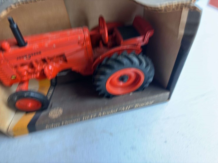 john-deere-16-image-12