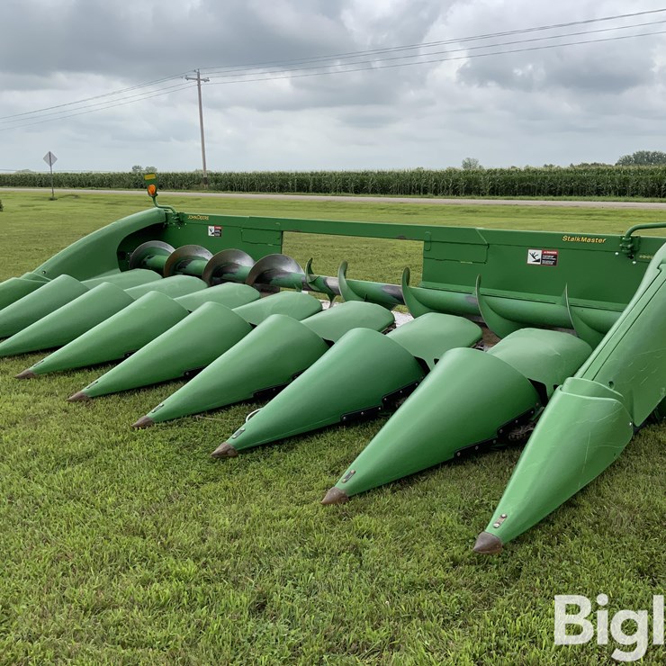 2011 JOHN DEERE 608C STALKMASTER