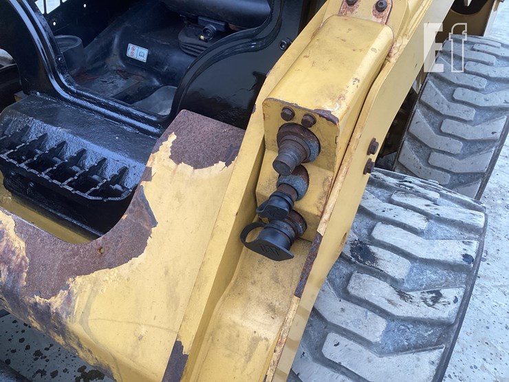 2019-caterpillar-236d-image-11