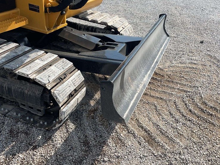 2021-caterpillar-305.5-image-15
