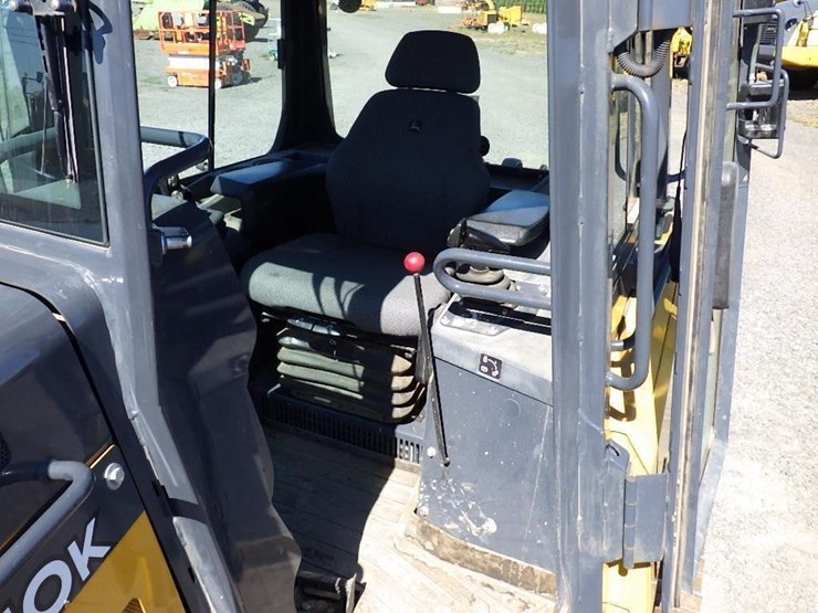 2021-deere-550k-image-30