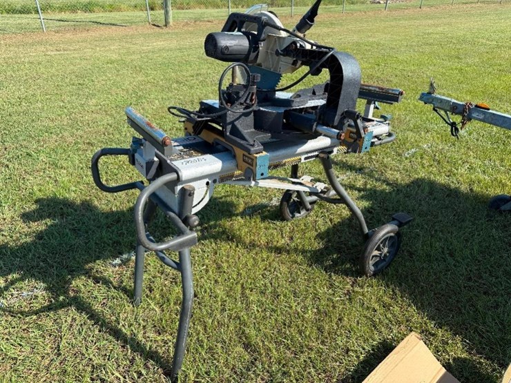 miter-saw-on-ridgid-stand-image-6