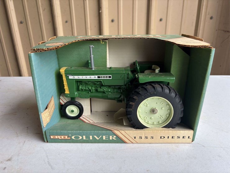 (2)-1/16-oliver-oc-3-crawler-and-1555-nib-ertl-image-14