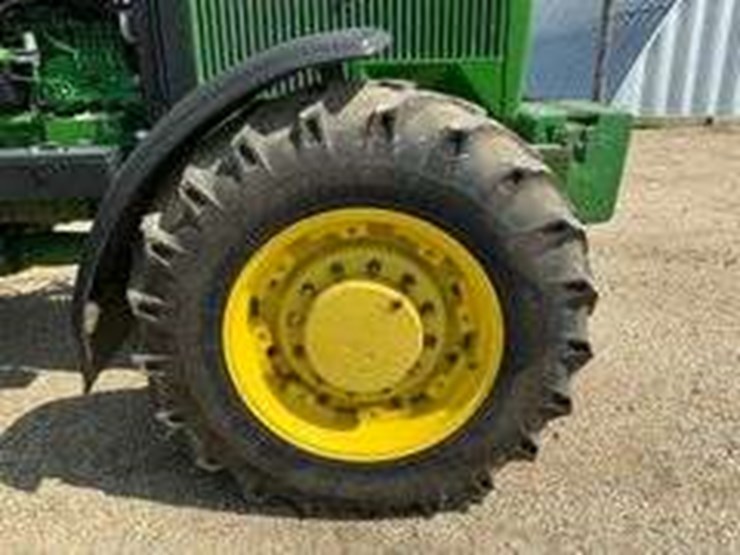 1992-john-deere-4960-image-28