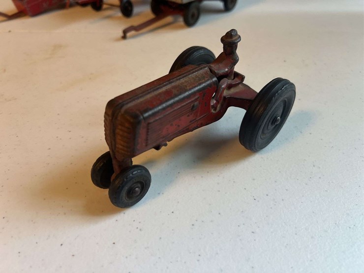 (10)-oliver-farm-toys-image-11