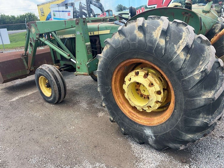 john-deere-2440-image-19