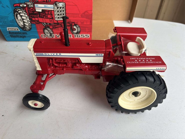 (2)-1/16-heritage-oliver-1655-+-1/64-agco-historical-set-nib-ertl-image-8