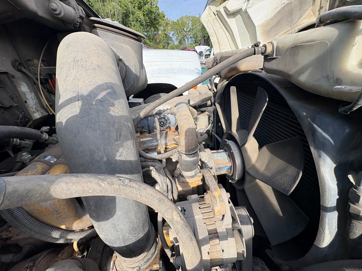 1998-ford-l8513-image-45