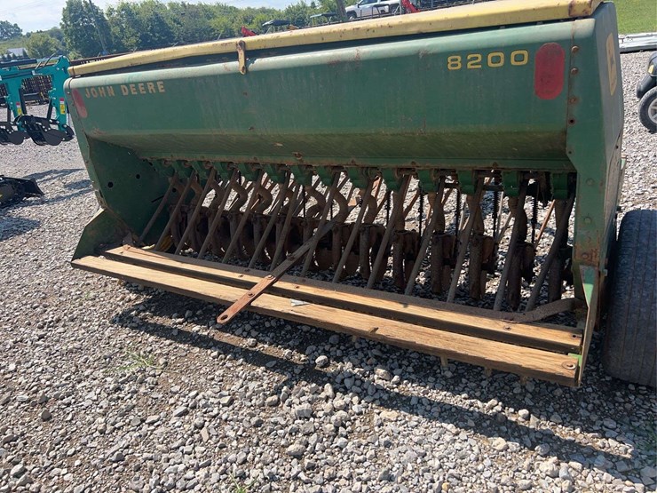 john-deere-8200-image-7