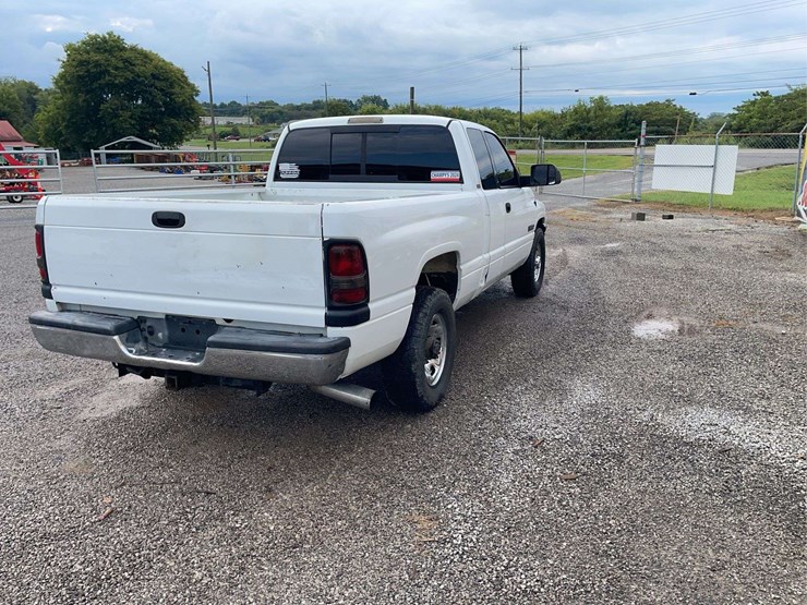 2001-dodge-2500-image-7