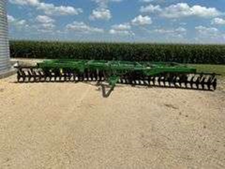 john-deere-331-image-1