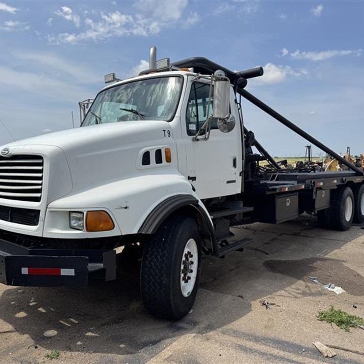 2000 STERLING L9513
