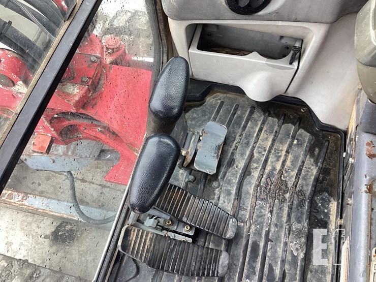 2018-takeuchi-tb240-image-18