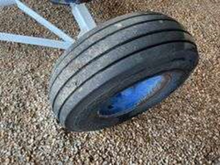 1000-gal-propane-tank-on-running-gear-image-5
