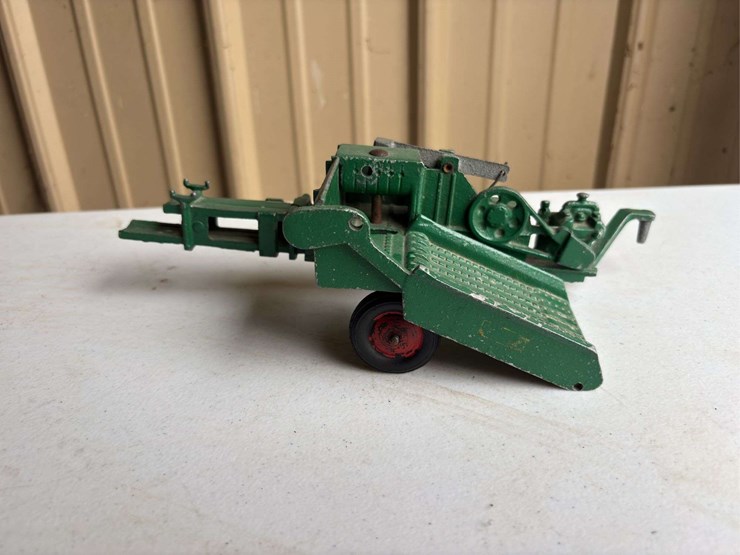 oliver-70-image-10