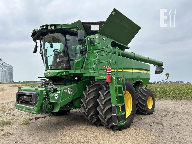 2024-john-deere-s790-image-1