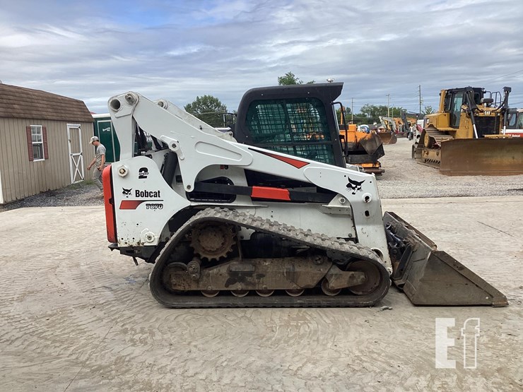 2017-bobcat-t870-image-5