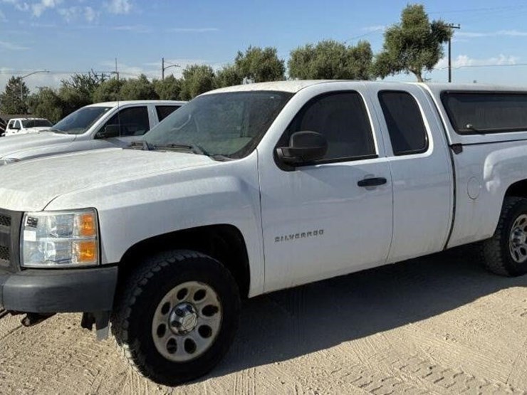 2012-chevrolet-silverado-1500-image-2