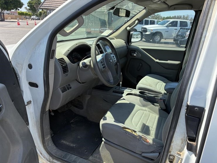 2017-nissan-frontier-image-10
