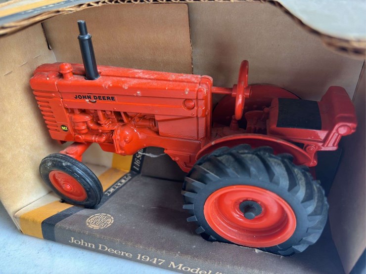 john-deere-16-image-11