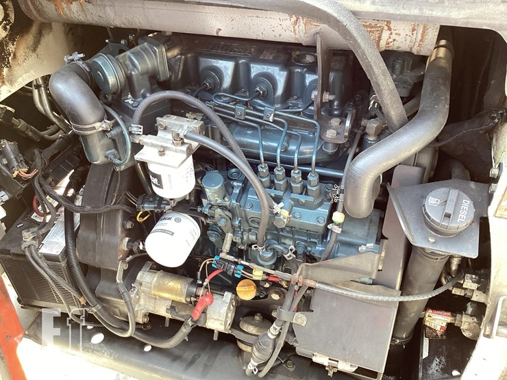 2015-bobcat-t770-image-18