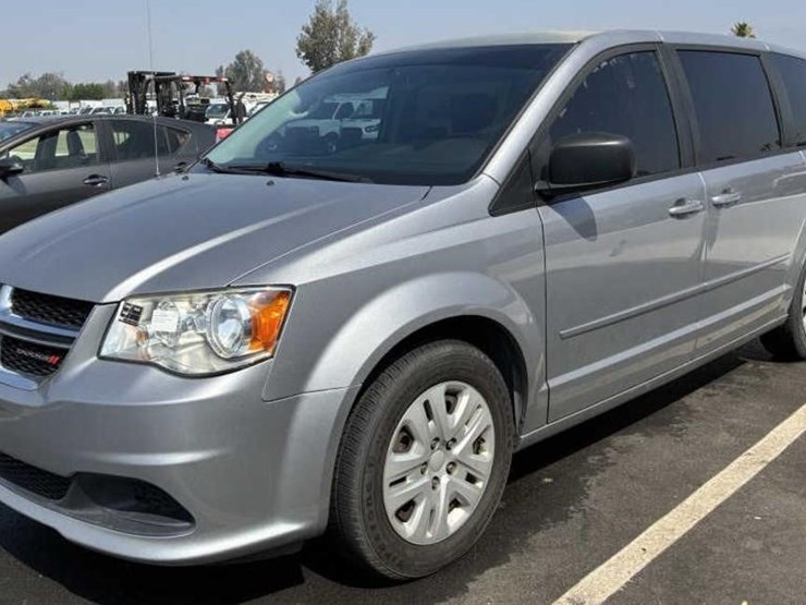 2016-dodge-grand-caravan-image-1