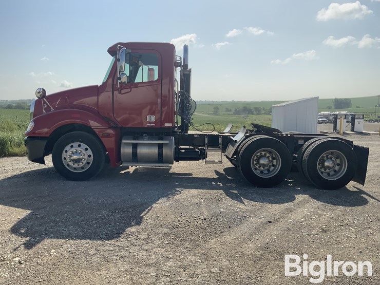 2006-freightliner-columbia-120-image-7