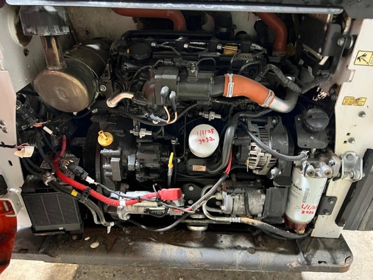 2022-bobcat-s740-image-14