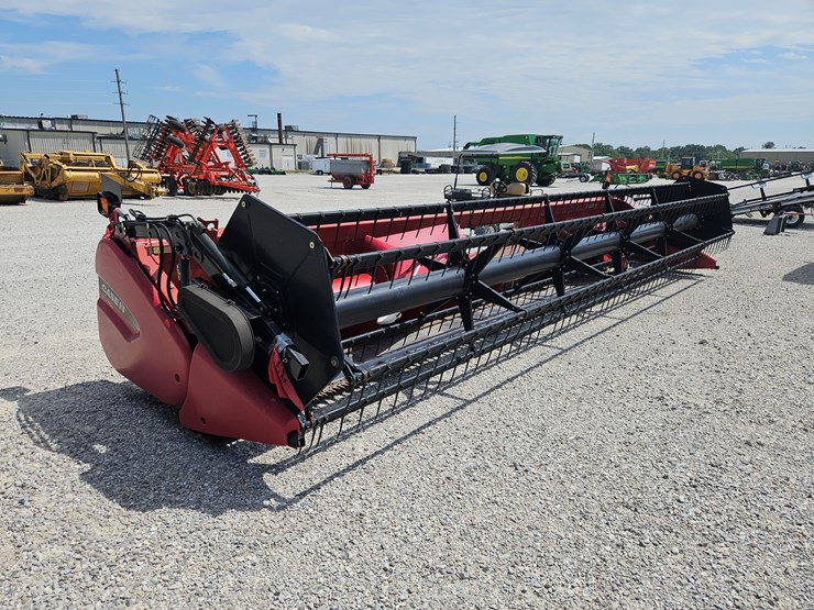 2011-case-ih-3020-image-11